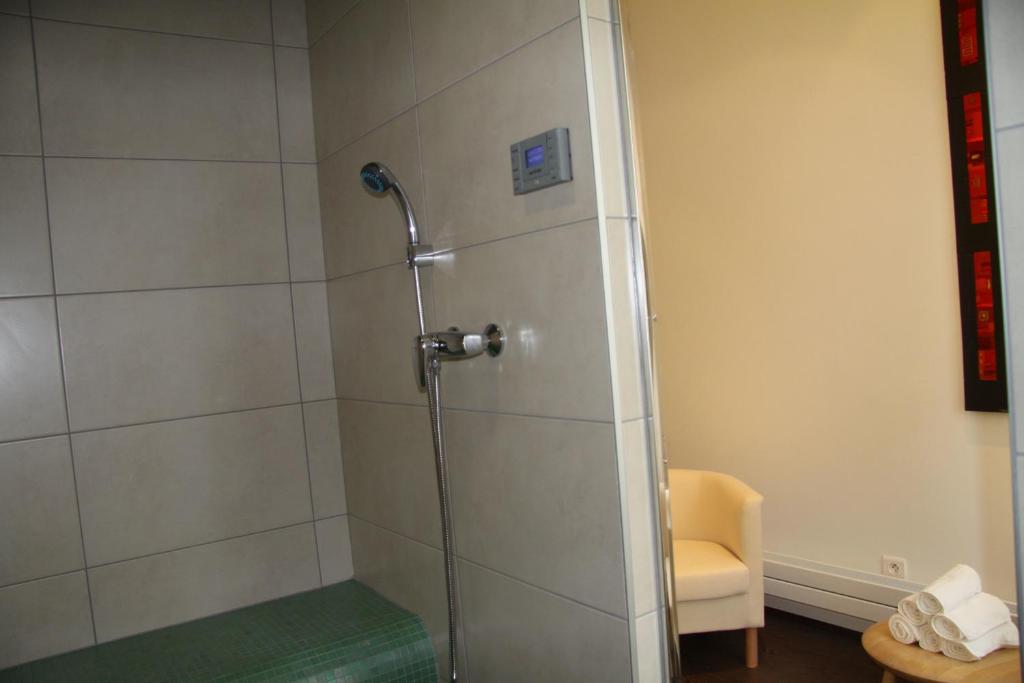 Koupelna v ubytování Chambre D'hôtes Les Epicuriens