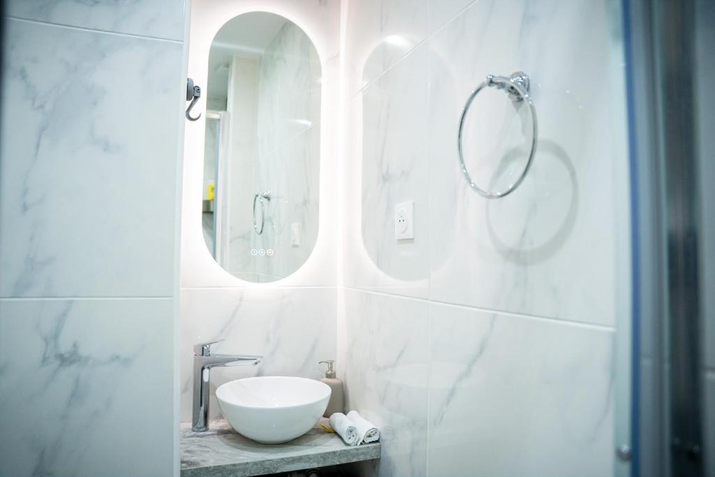 Kúpeľňa v ubytovaní Paris Homestay of Happyness