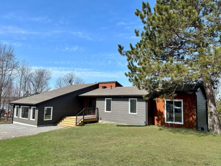 Vacation Home Lohi Lake House, Copper Cliff, Canada