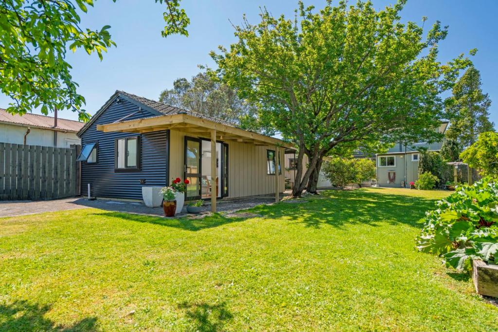 
Apartment with Garden View
