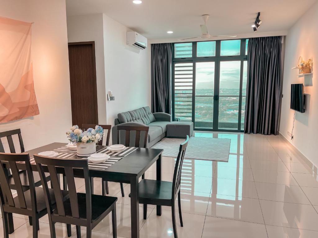 Posezení v ubytování [Starry Homes @ Green Haven] 2Beds 2Bath+Pool View