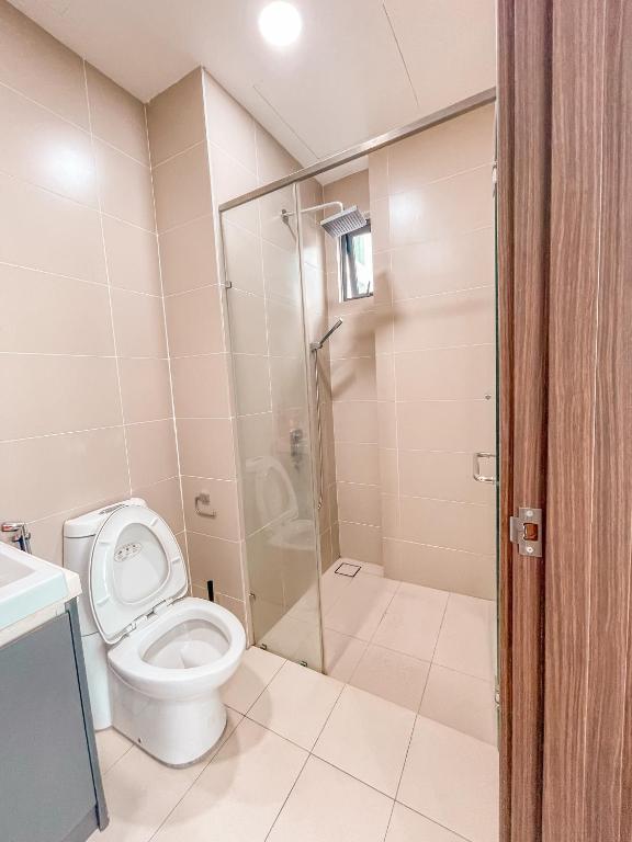 Koupelna v ubytování [Starry Homes @ Green Haven] 2Beds 2Bath+Pool View