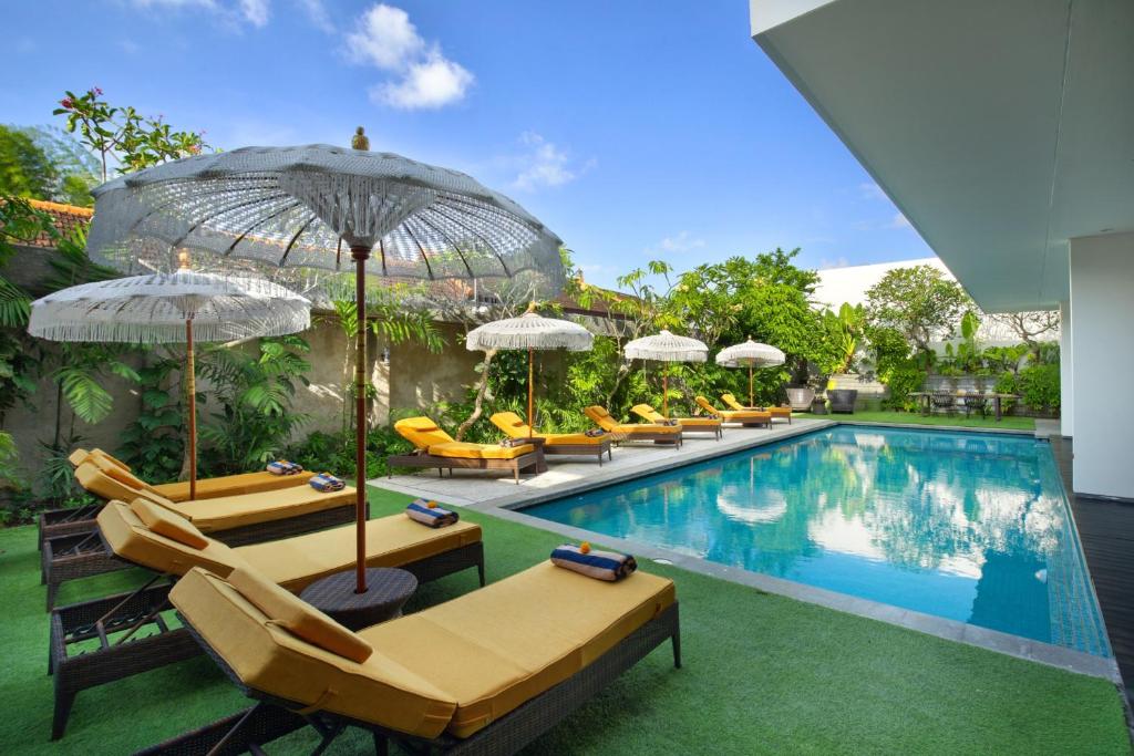 Bazén v ubytování Monolocale Luxury Resort & Spa Seminyak by Ini Vie Hospitality nebo v jeho okolí