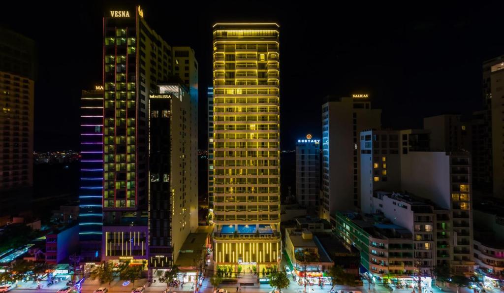 Cảnh Nha Trang hoặc tầm nhìn thành phố từ khách sạn