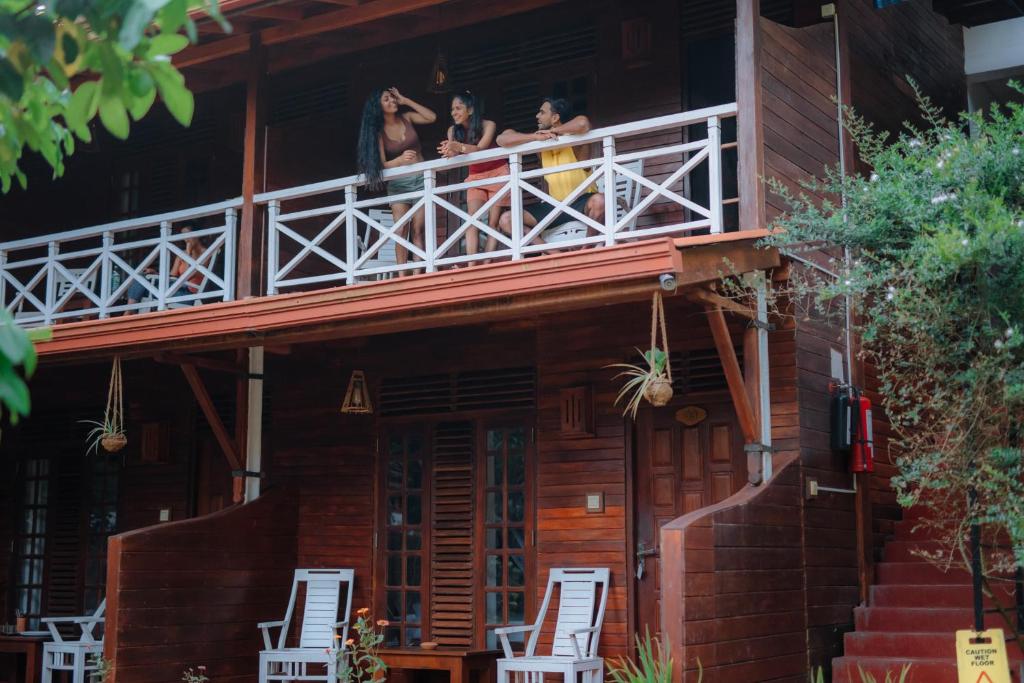 Wood Lodge Mirissa - отзывы и видео