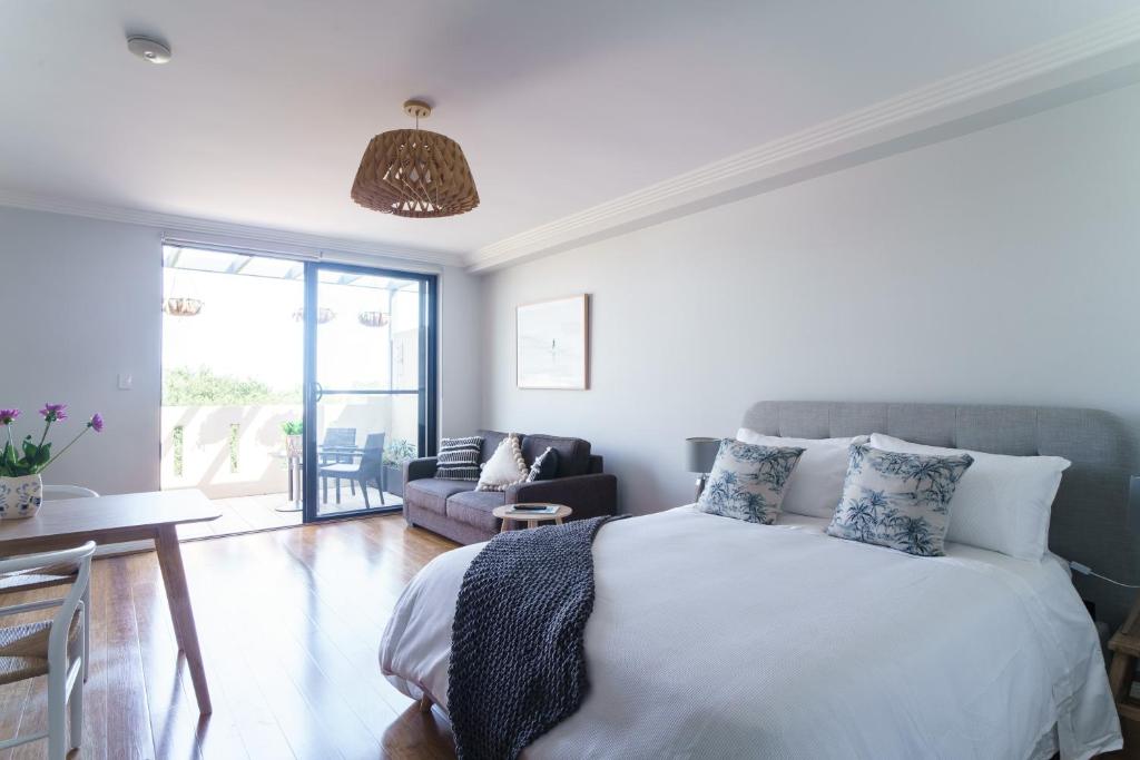Sunny Bondi Beach Studio Parking Couples Families
