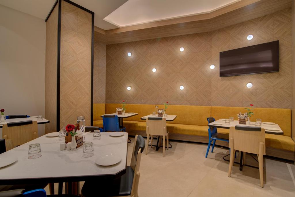 Posezení v ubytování 7 Apple Hotel Nashik
