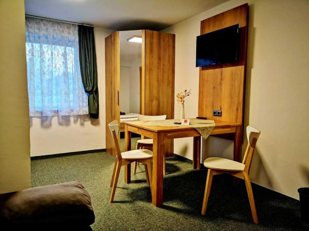 Landhaus Kirchberg - Habitación Triple Con Baño Privado