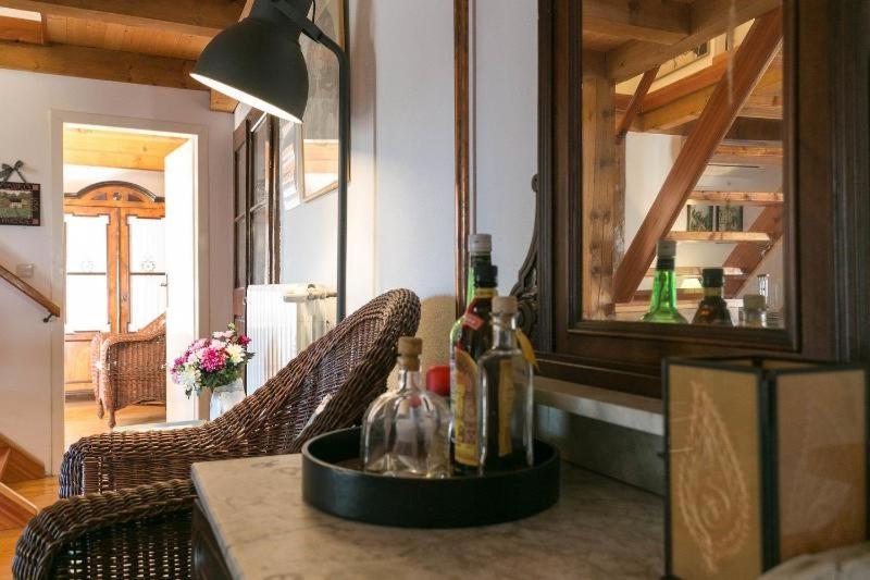 Nápoje v ubytovaní Rural villa Forest with private pool near Dubrovnik