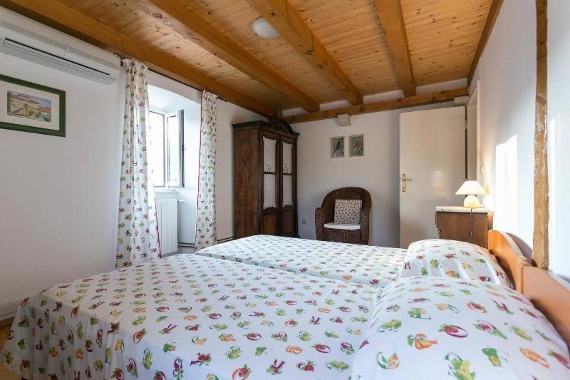 Posteľ alebo postele v izbe v ubytovaní Rural villa Forest with private pool near Dubrovnik