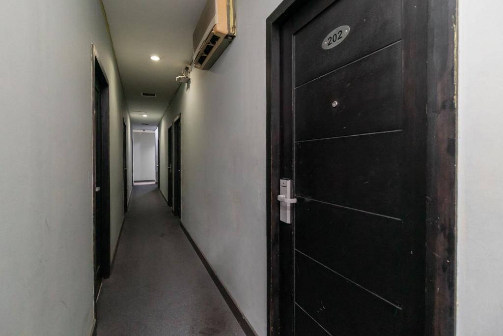 Fotografie z fotogalerie ubytování RedDoorz at Jalan Gunung Sahari v destinaci Jakarta