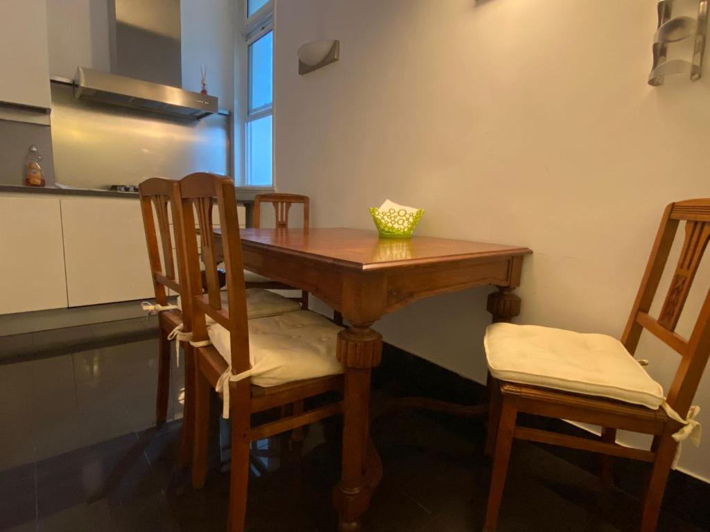 A kitchen or kitchenette at San Giovanni Lovely Loft