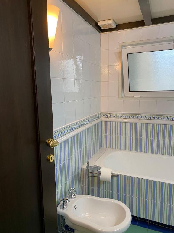 A bathroom at San Giovanni Lovely Loft