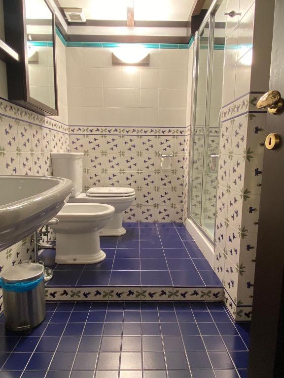 A bathroom at San Giovanni Lovely Loft
