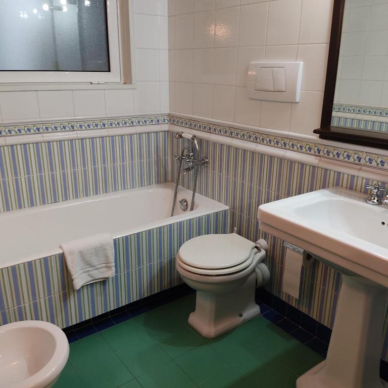 A bathroom at San Giovanni Lovely Loft