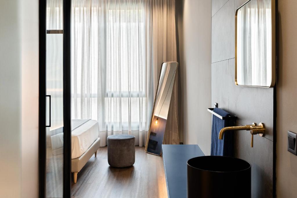 Muralla Sevilla Suites By Lola - Deluxe Apartment With Shower
