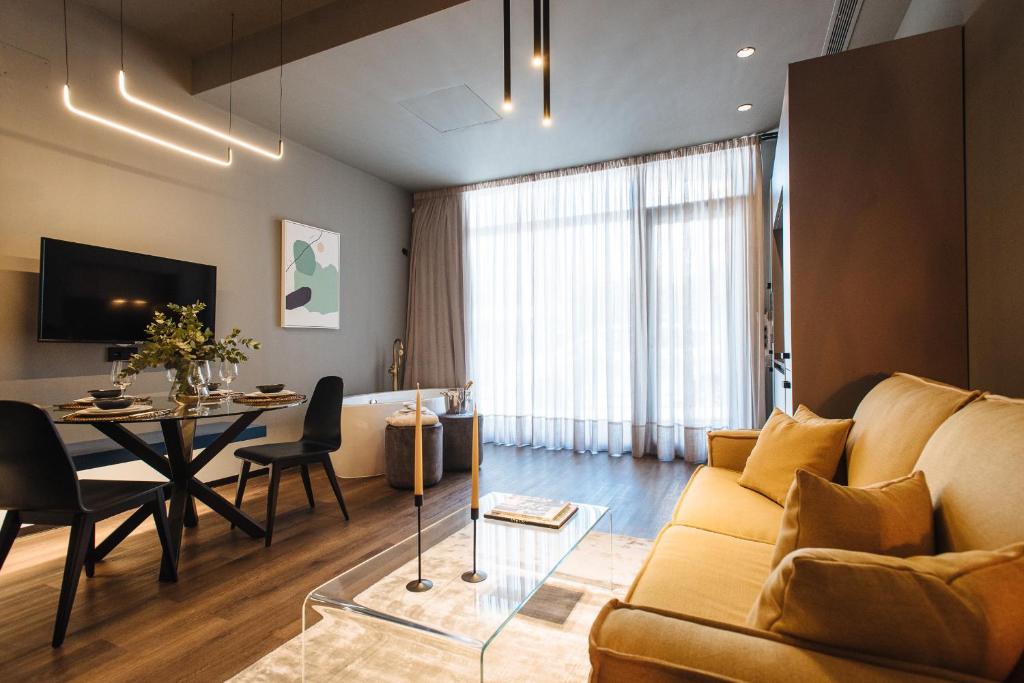 Muralla Sevilla Suites By Lola - Premium Apartment With Bathtub