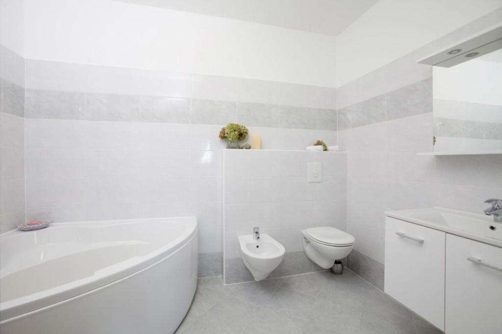 Koupelna v ubytování Villa Mirta in Crni (Haus für 8 Personen)