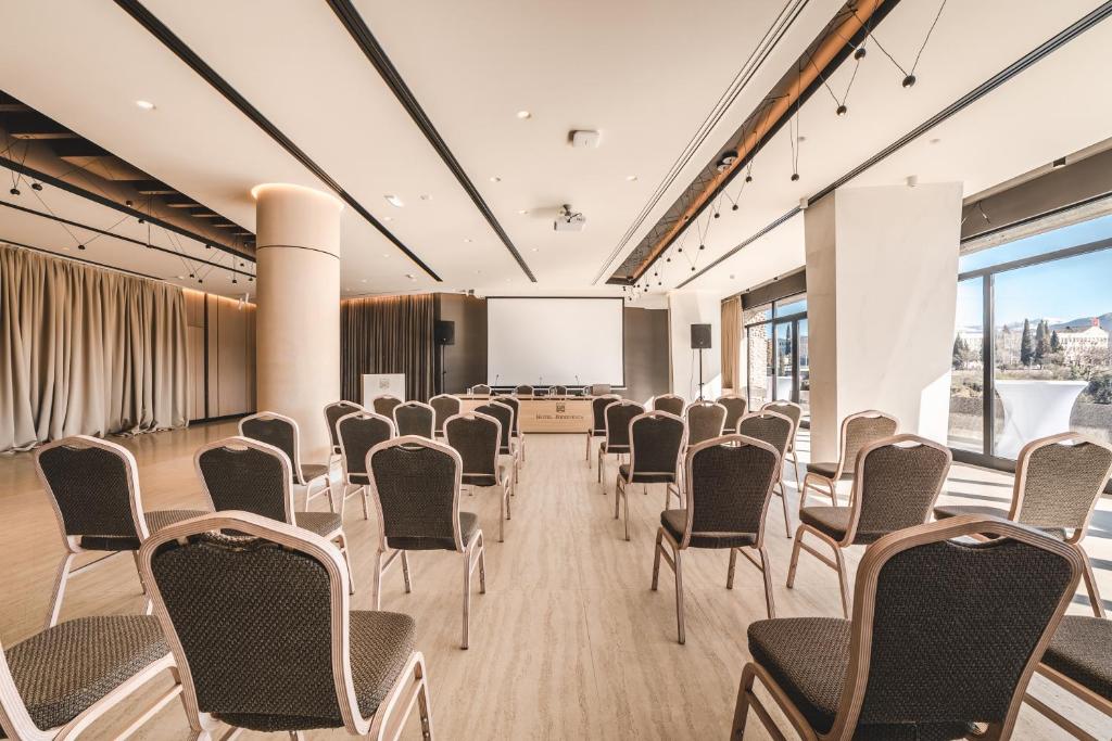 Χώρος καθιστικού στο Hotel Podgorica