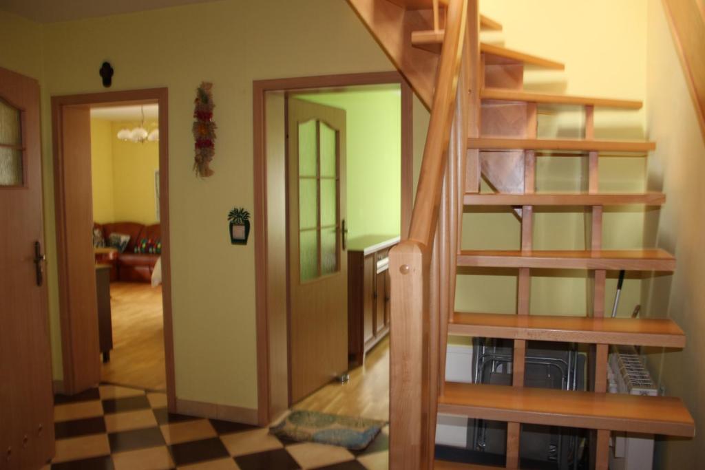 Knihovna v apartmánu