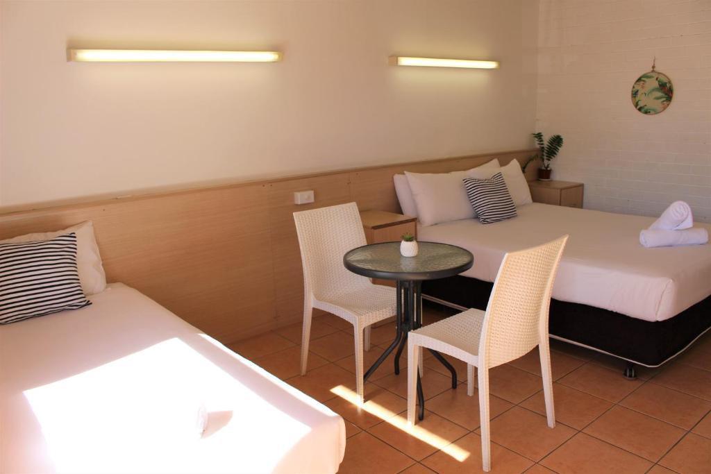 Posezení v ubytování Camden Motor Inn