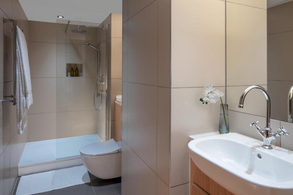 The Scholar - Resim 6