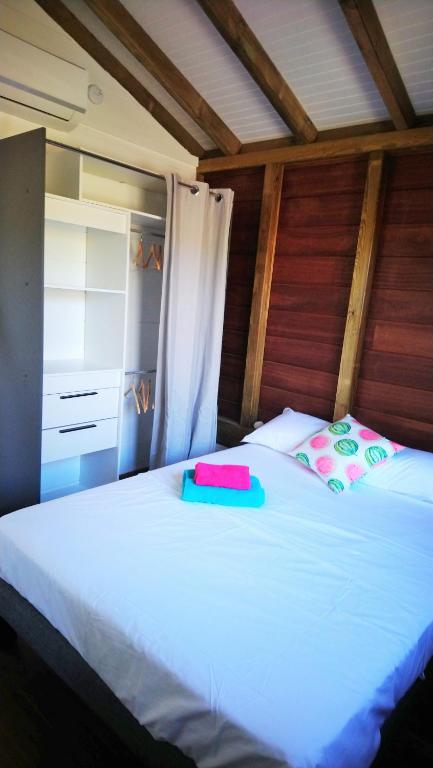 Postel nebo postele na pokoji v ubytování Maison Piscine personnelle vue mer COSY