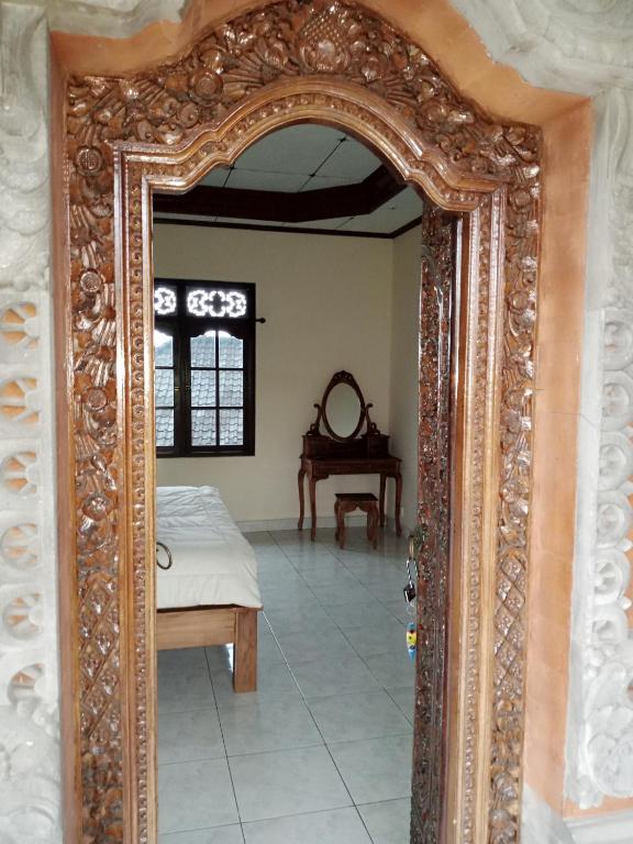 WAH TEJA HOMESTAY - Queen Room With Balcony