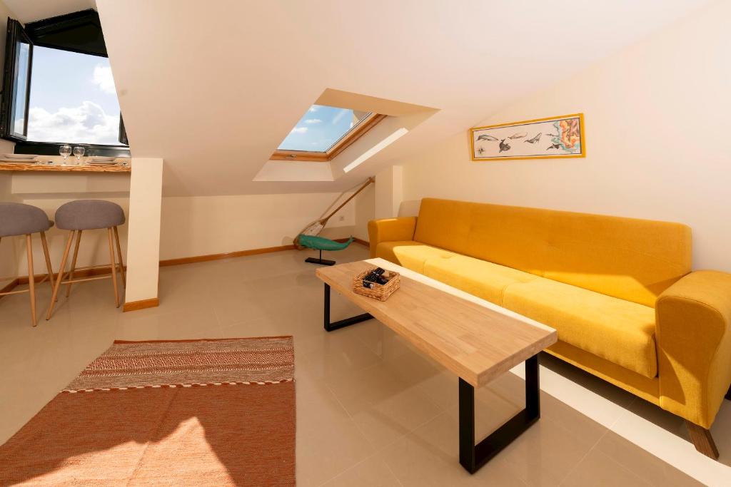 A seating area at Apartamento Choco Playa de Langosteira en Finisterre con vistas al mar