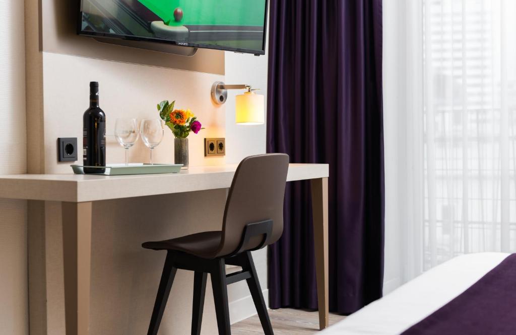 Bebidas em Leonardo Hotel Frankfurt City Center