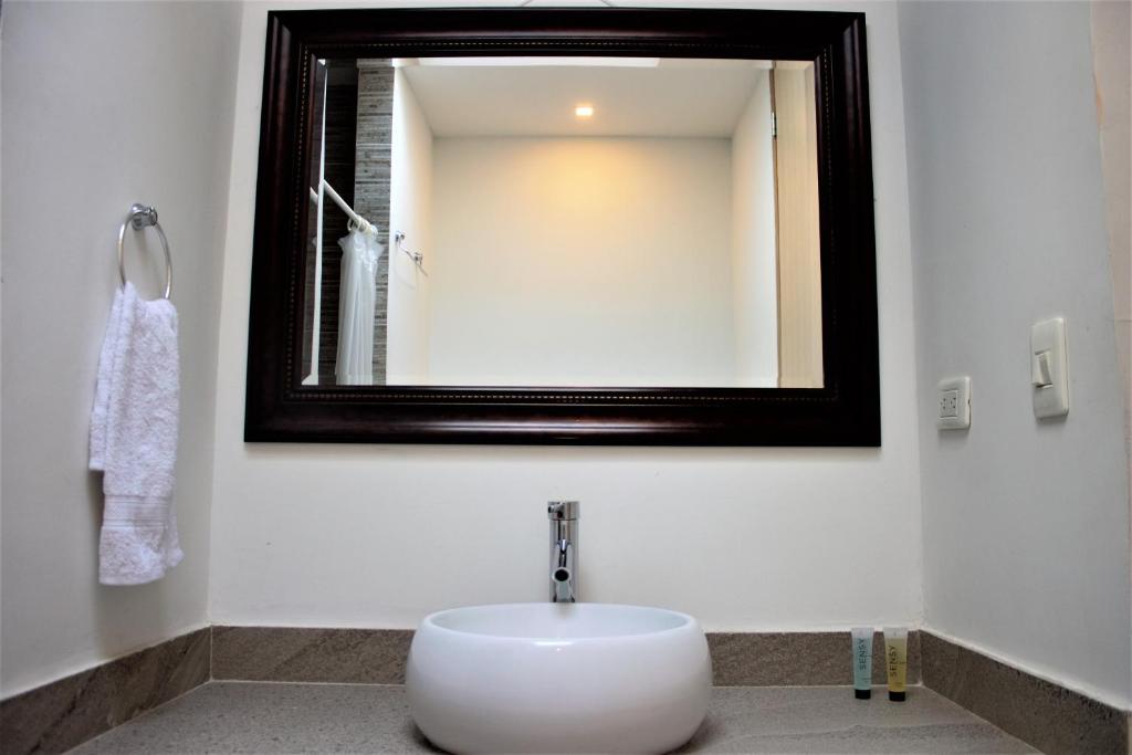 Un baño de Color House Santa Marta