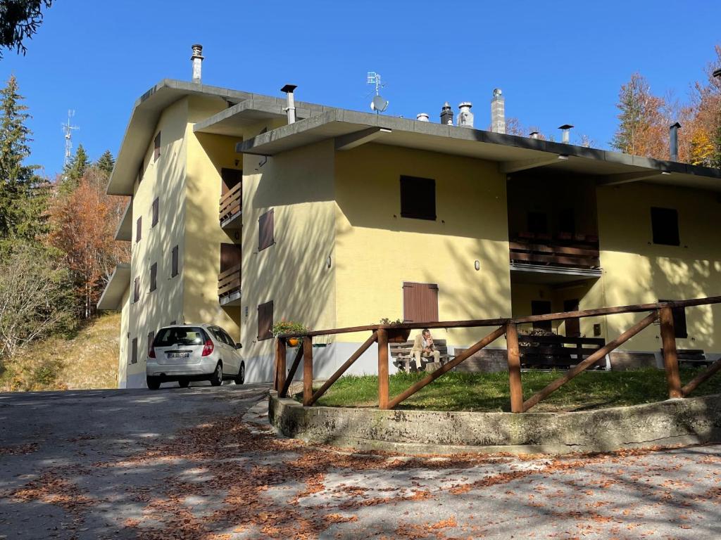 Budynek, w którym mieści się apartament