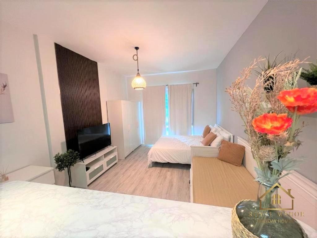 Royal Manor- Marina Diamond 1