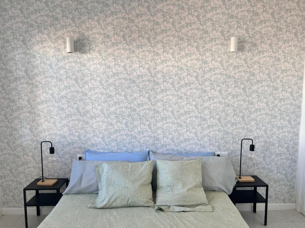 Postel nebo postele na pokoji v ubytování BRIGHT AND QUIET WINDSOR PARK APARTMENT