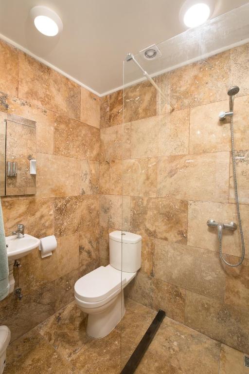 Koupelna v ubytování MCC Suites Valletta
