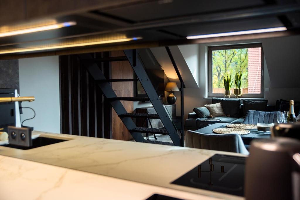 Posteľ alebo postele v izbe v ubytovaní SZKLARSKA VIEW Luxury Apartment Jacuzzi