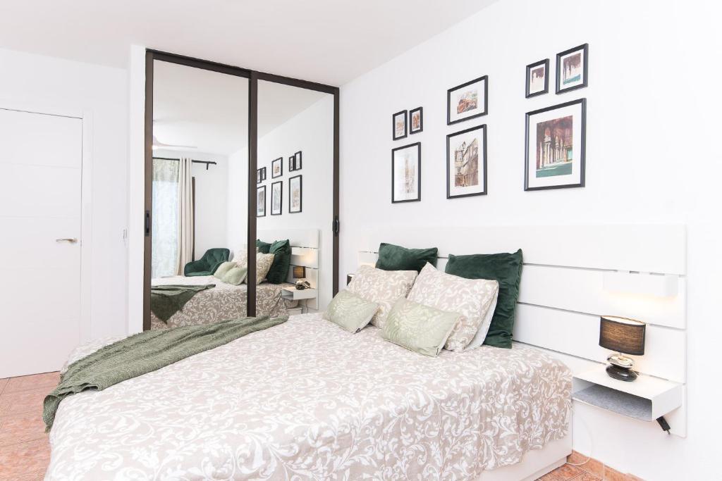 A bed or beds in a room at Sea View, Newly Renovated, 2 Bedrooms Apartment in Costa Adeje