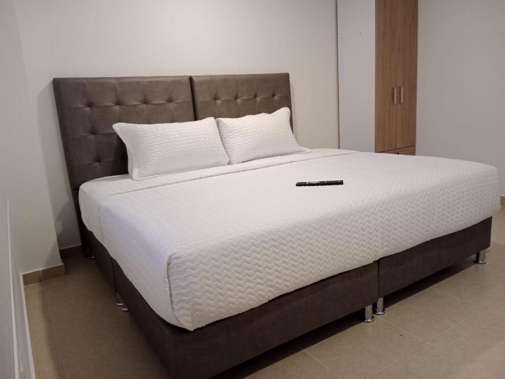 Aparta Suite Plaza Premium - Housity