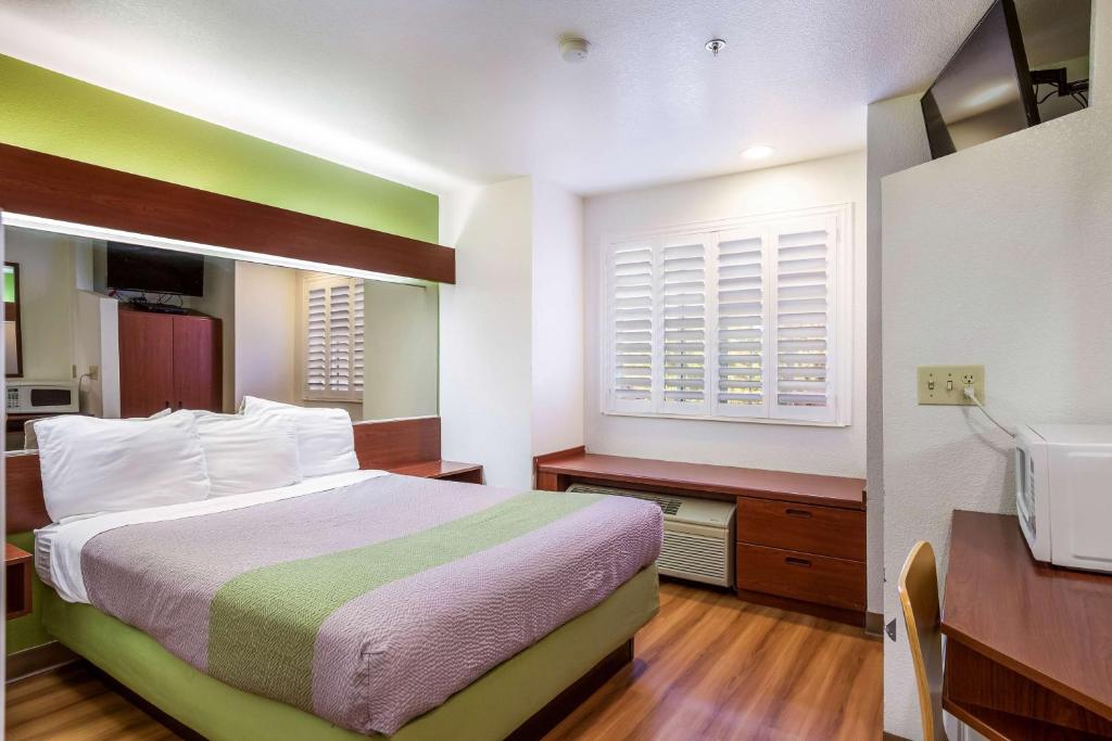 Motel 6-Dixon, CA - Deluxe Kamer Met Kingsize Bed - Niet-Rokers