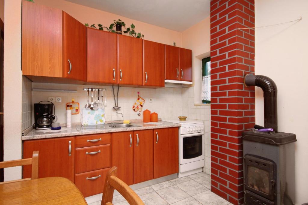 Fotografie z fotogalerie ubytování Apartments by the sea Zavala, Hvar - 8745 v destinaci Jelsa