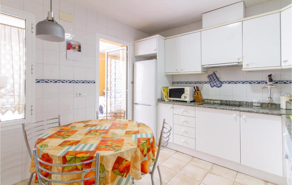 Stunning home in Alicante with 5 Bedrooms and Outdoor ...