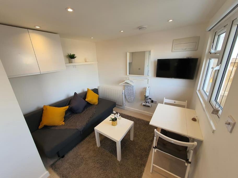 The Tiny Sea Gem - Studio Met Bankbed