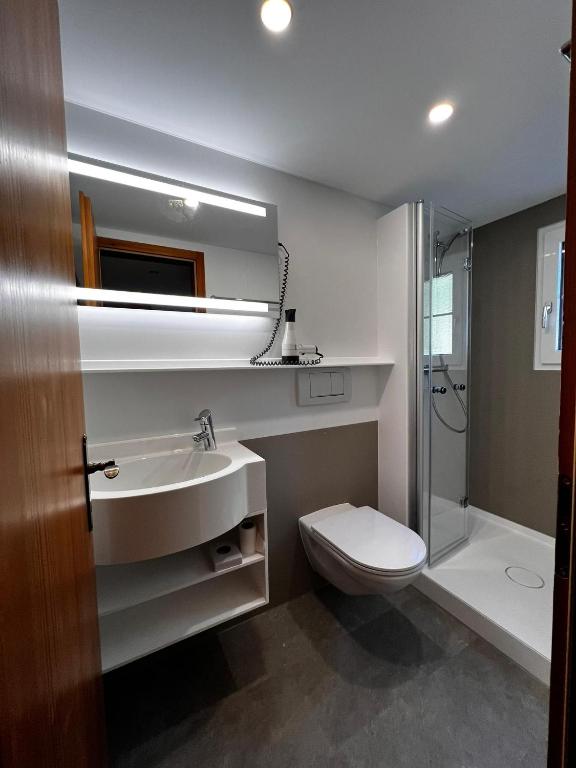 Koupelna v ubytování Hotel Arlenwald