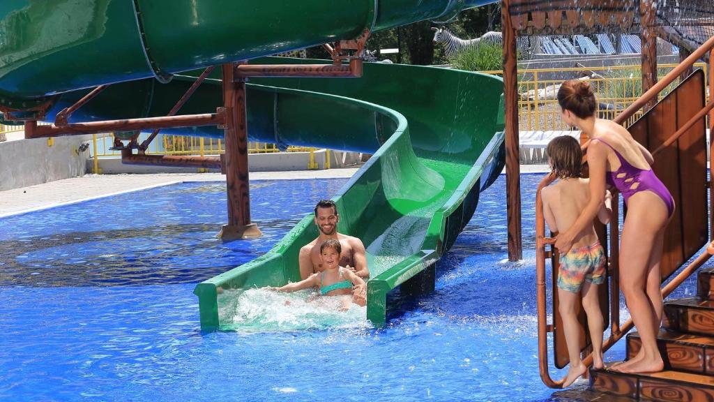 Bazén v ubytování Terme Olimia - Aparthotel Rosa nebo v jeho okolí