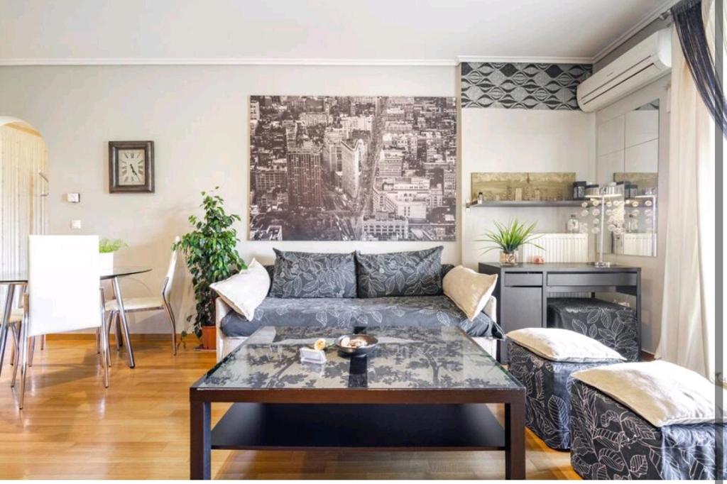 Posedenie v ubytovaní CASA MYRlAM Marousi -View & Private Parking-