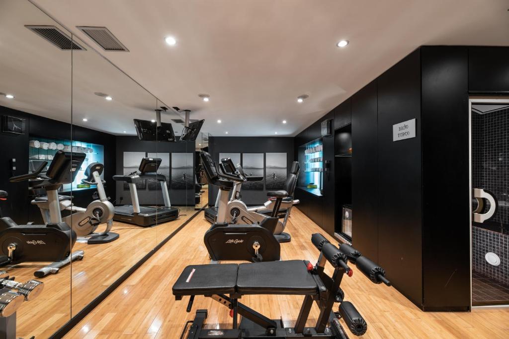 Fitness centrum a/nebo fitness zařízení v ubytování Exe Zizur Pamplona