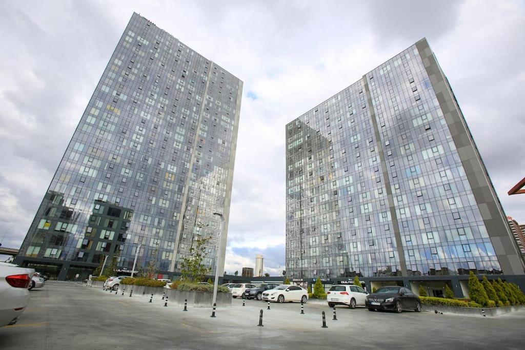 Modern Studio Apartment near Mall of Istanbul