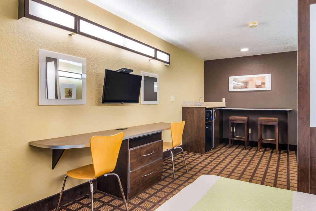 Motel 6-Canton, GA - Queen Suite - Niet -roken