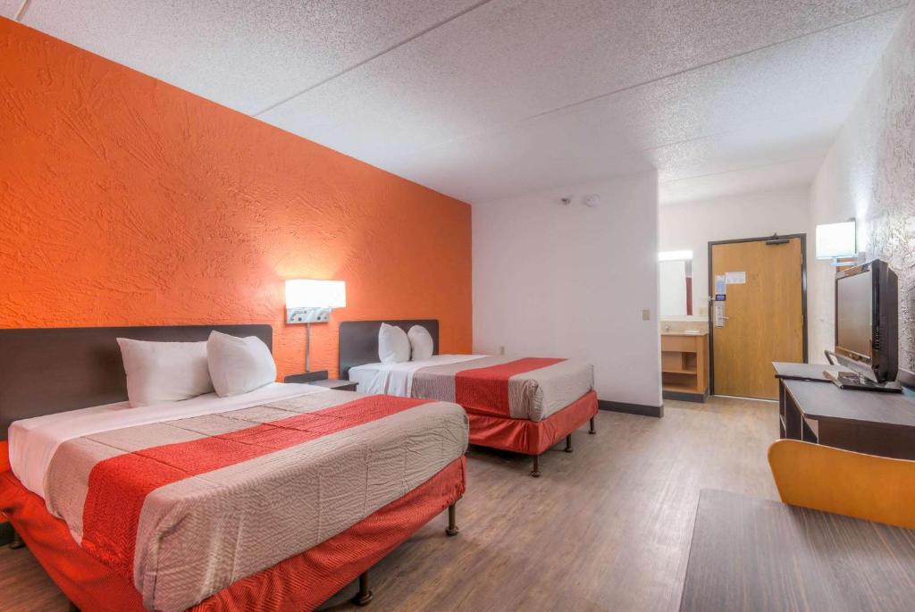 Motel 6-Bridgeview, IL - Quadruple Room - Non-Smoking