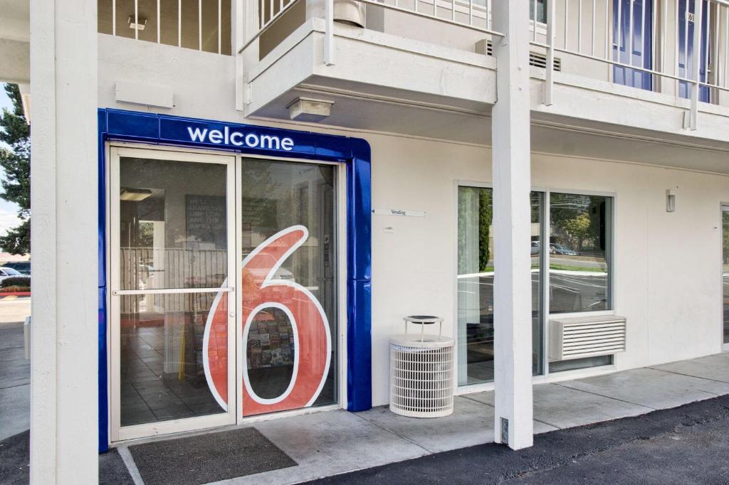 Fotografie z fotogalerie ubytování Motel 6-Everett, WA - North v destinaci Everett